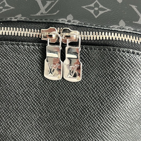 LOUIS VUITTON DISCOVERY BACKPACK PM TAIGA MONOGRAM ECLIPSE - Picture 16 of 17